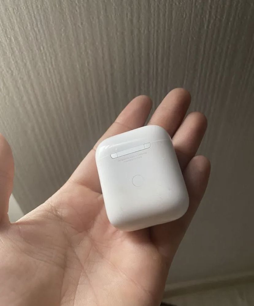 Продам AirPods 2