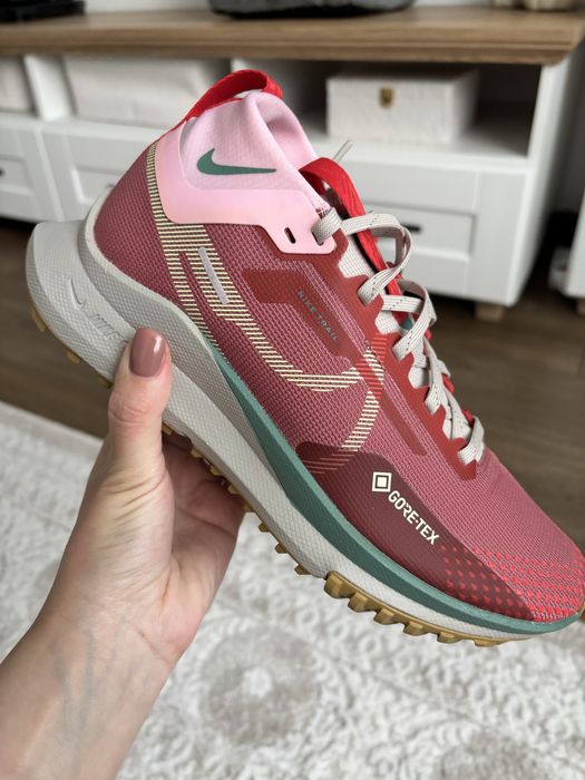 Дамски маратонки NIKE React Pegasus Trail 4 GTX RUST/PINK
