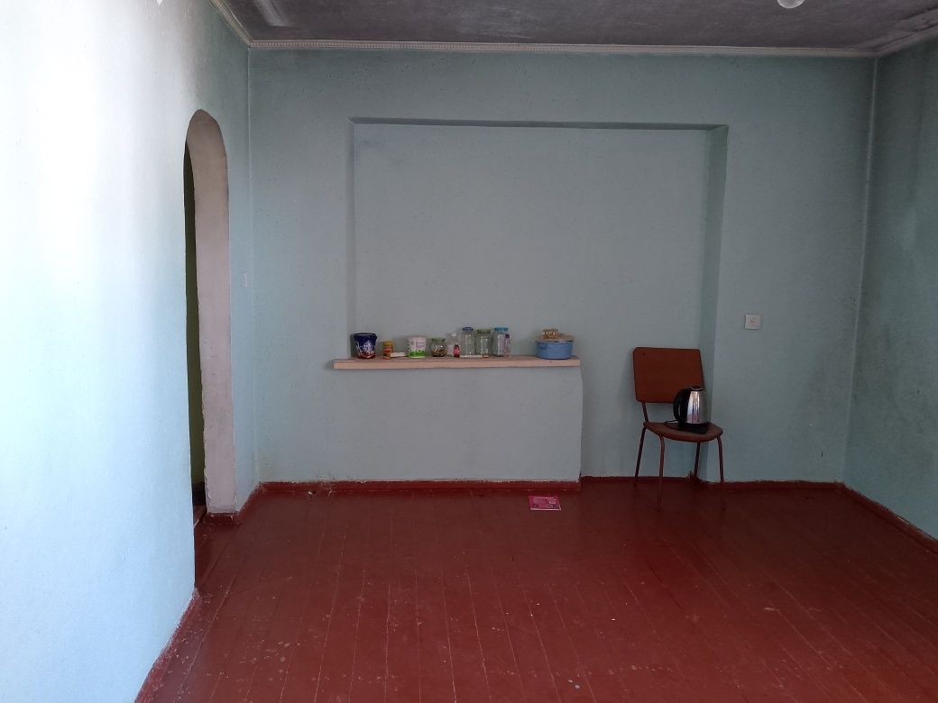 Продаётся Квартира 1 ком 2 этаж Центер Пахта