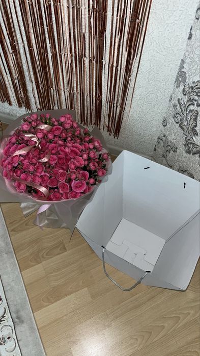 Цветы свежие,кустовые розы