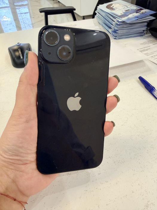 Продам айфон 13