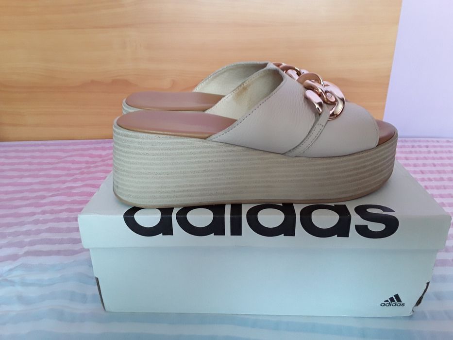 Vând Papucii cu Platforma Piele Naturală Mărimea 37 Italia