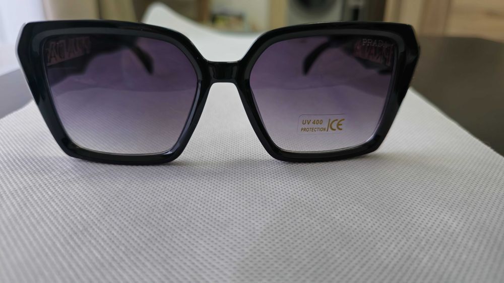 Ochelari de soare Prada, ochii de pisica