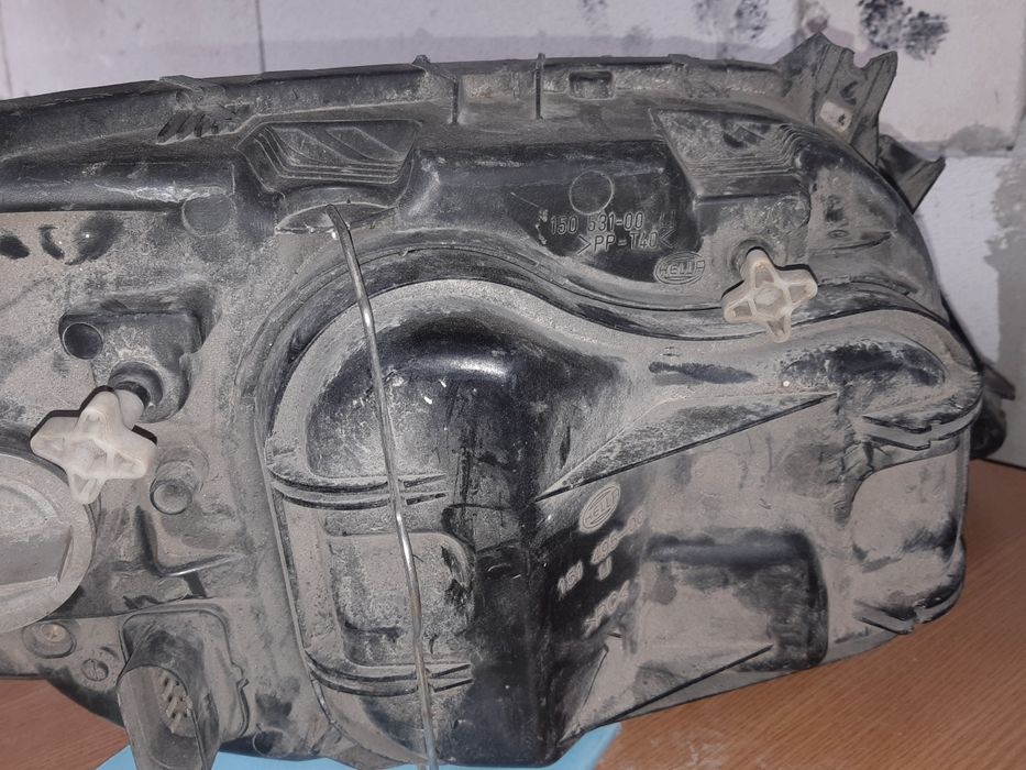 Vând faruri duba Mercedes sprinter