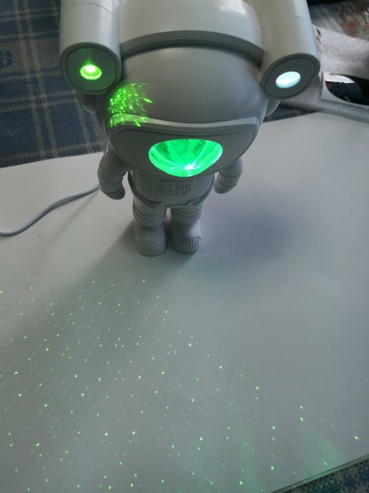 Proiector cu boxa portabila Astronaut