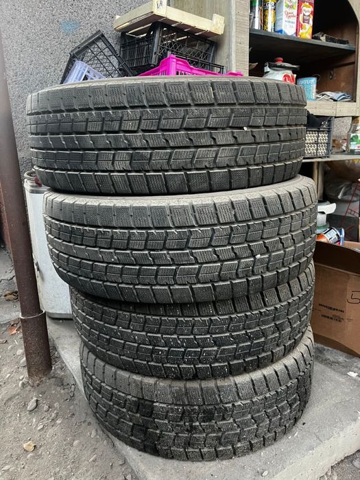 Зимние шины в хорошем состоянии