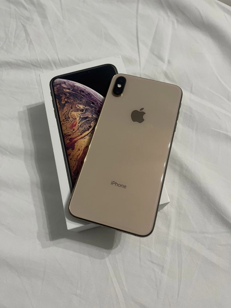 IPhone XS Max на 64гб