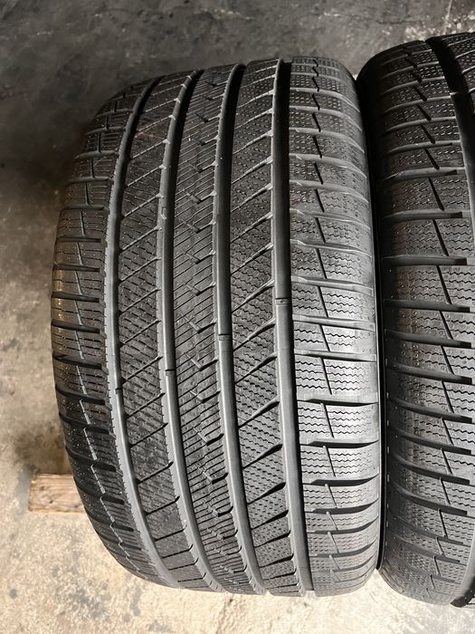 2 anvelope iarna NOI 275/35/19 , Vredestein , 8 mm