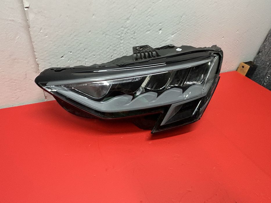 Far Audi A3 8Y0 full led 2020-2024 stanga