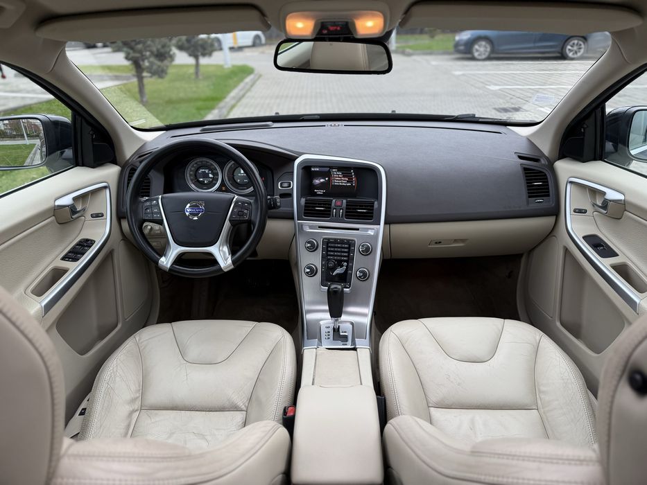 Volvo XC60 Automat 5 Cilindrii 163CP FULL DOTARI 2.0D
