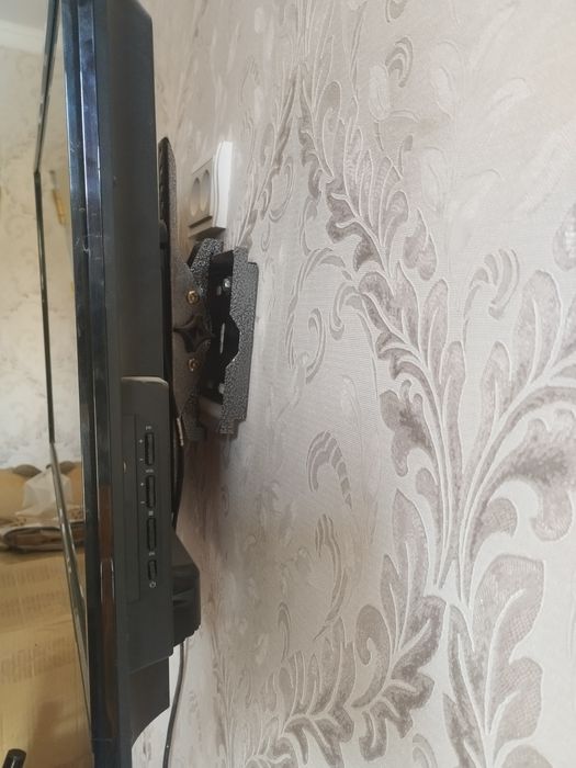 Телевизор TCLНе дорого