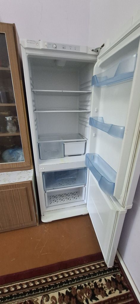 Холодильник Бирюса