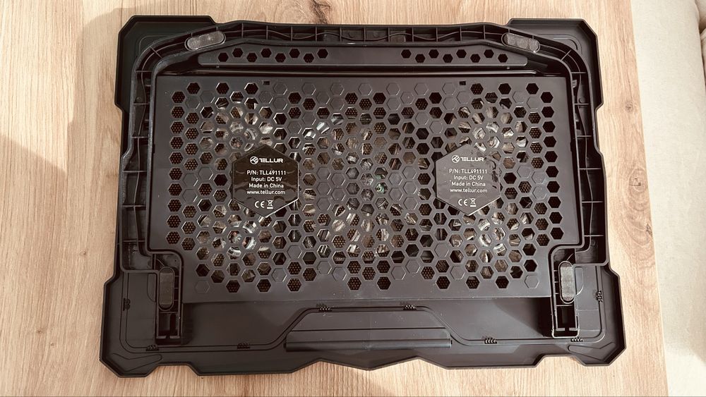 Suport laptop Tellur Basic, 17", 5 ventilatoare, LED, 2xUSB, Negru