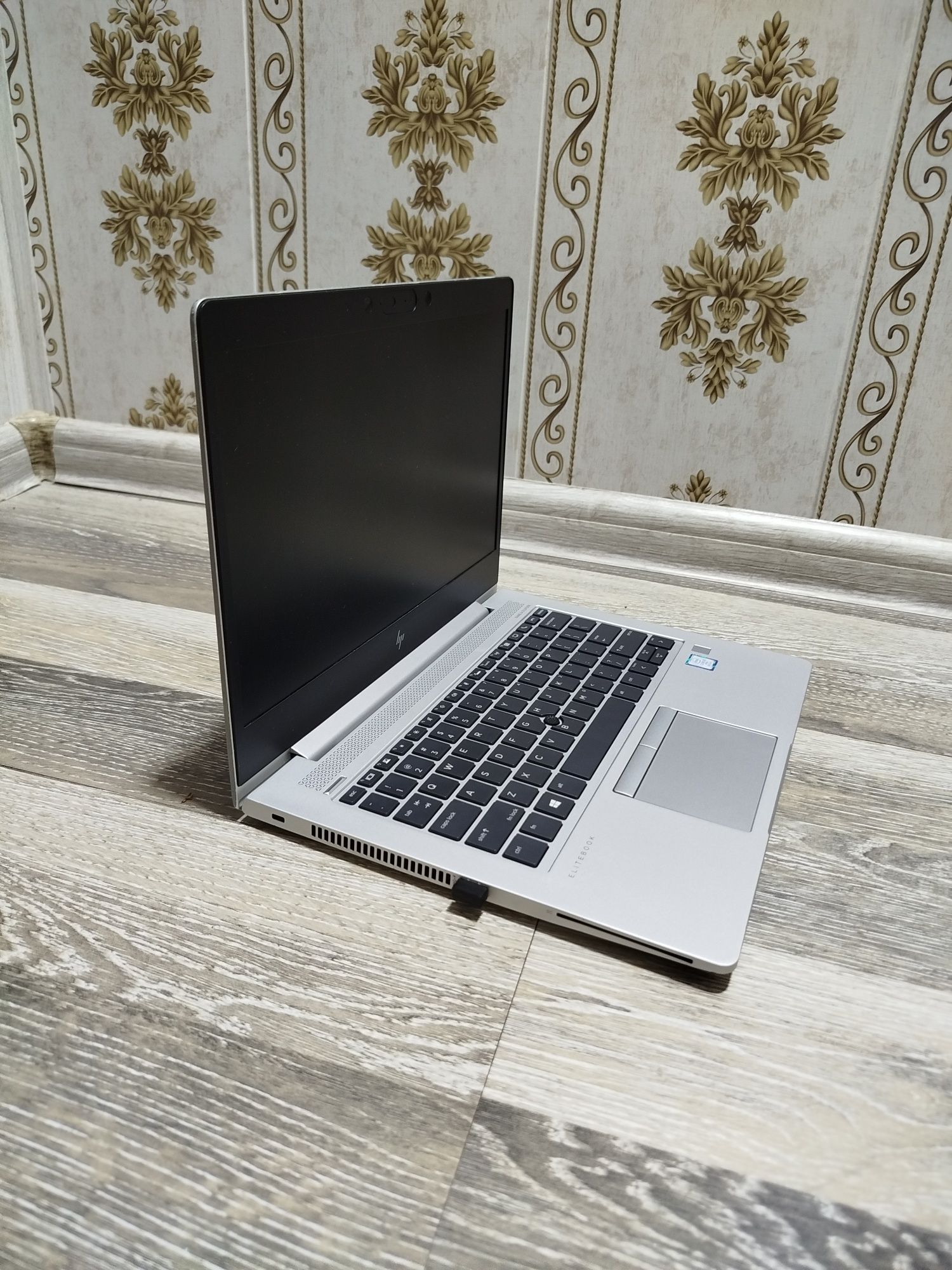 Hp elitebook i5-8365U(8-avlod) 8/256gb otpechatki noutbuk