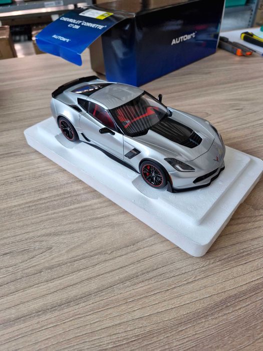 AutoArt Chevrolet Corvette C7Z06 1/18