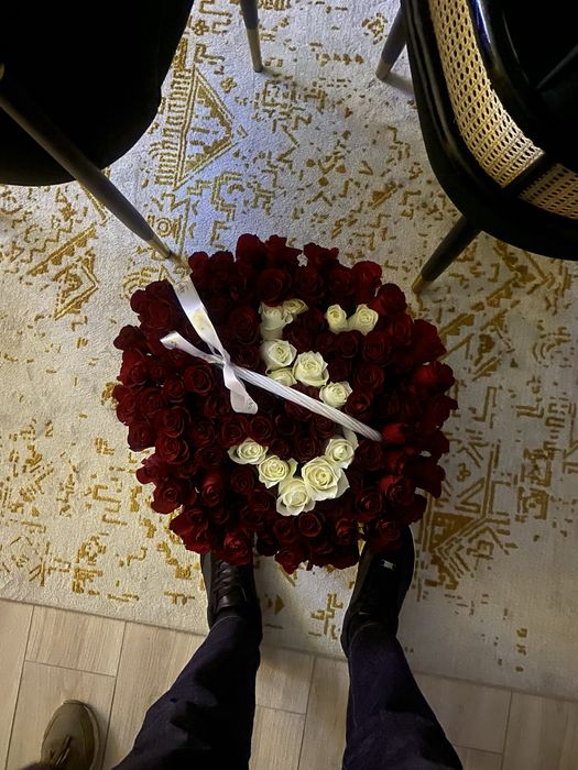 101 роза с буквой S свежие цветы вчерашняя поставка