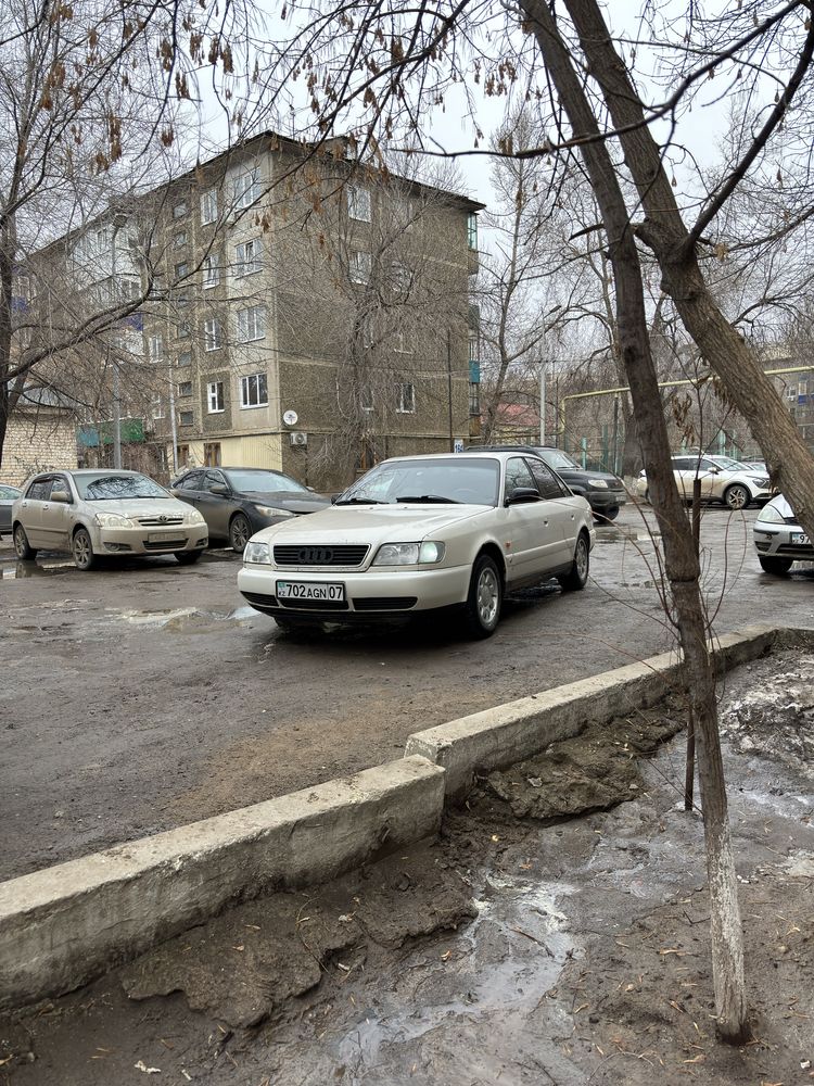 Продается машину Audi А6