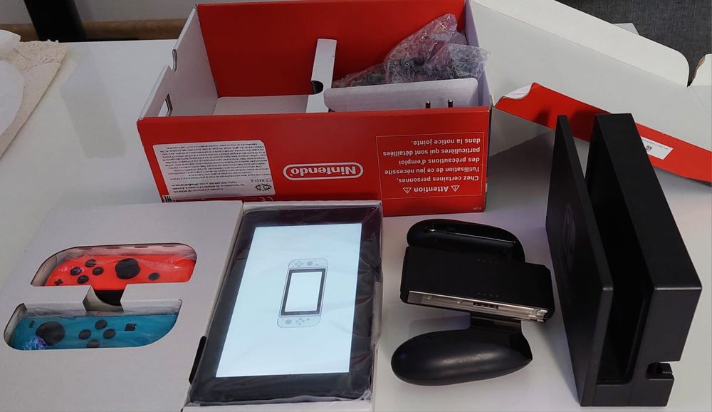 Vând Consolă Nintendo Switch