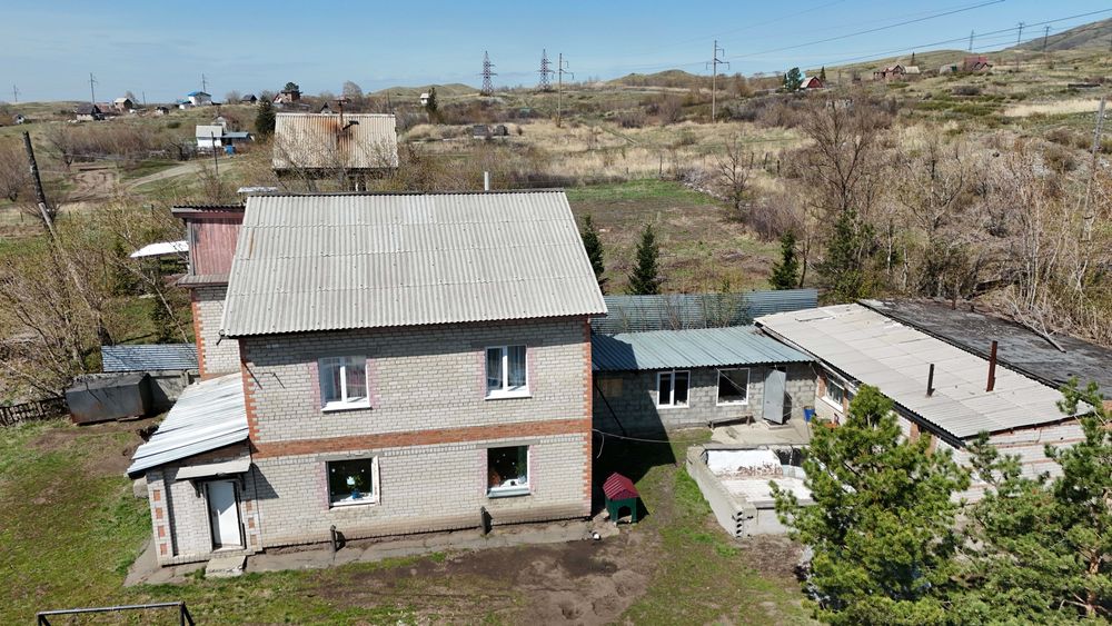 Дом кирпичн 5-комн, 3х-этажн на Аблакетке