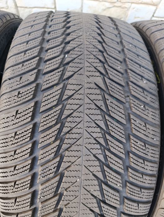 Зимни гуми Superia 255/40/19 dot 2921