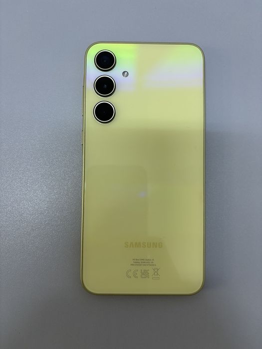 Телефон А35 5G 128 GB като нов,купуван  е 2025 г.