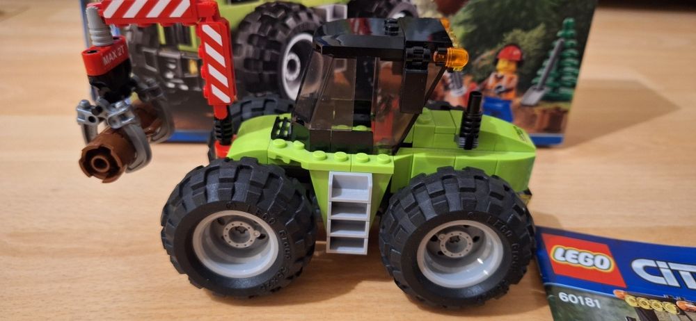 Lego 60181 tractorul forestier