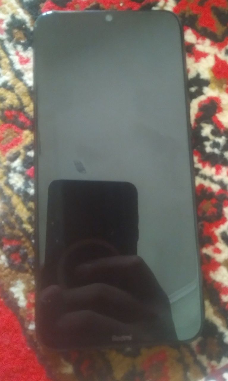 Redmi not 8 xotirasi 32Gb orqa krishkasi ozgina singan