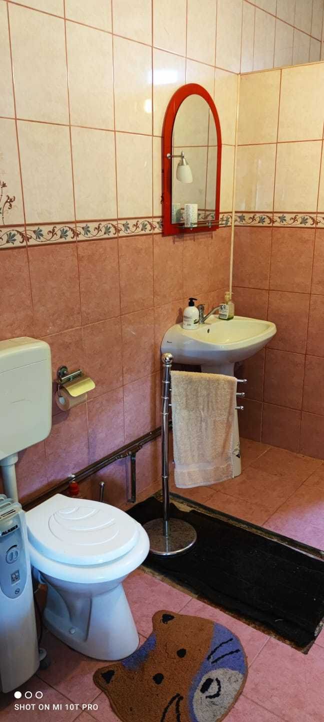 Vand casa de vacanta in Santimreu
