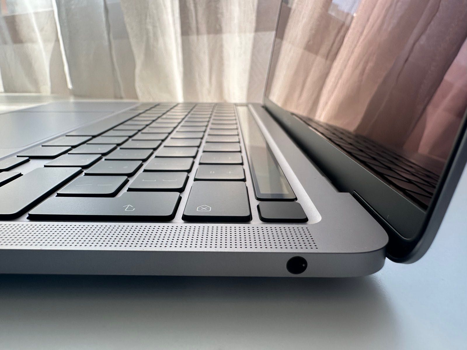 MacBook Pro 13” M2 (2022) – 8GB / 256GB SSD / 10-core GPU – Като Нов