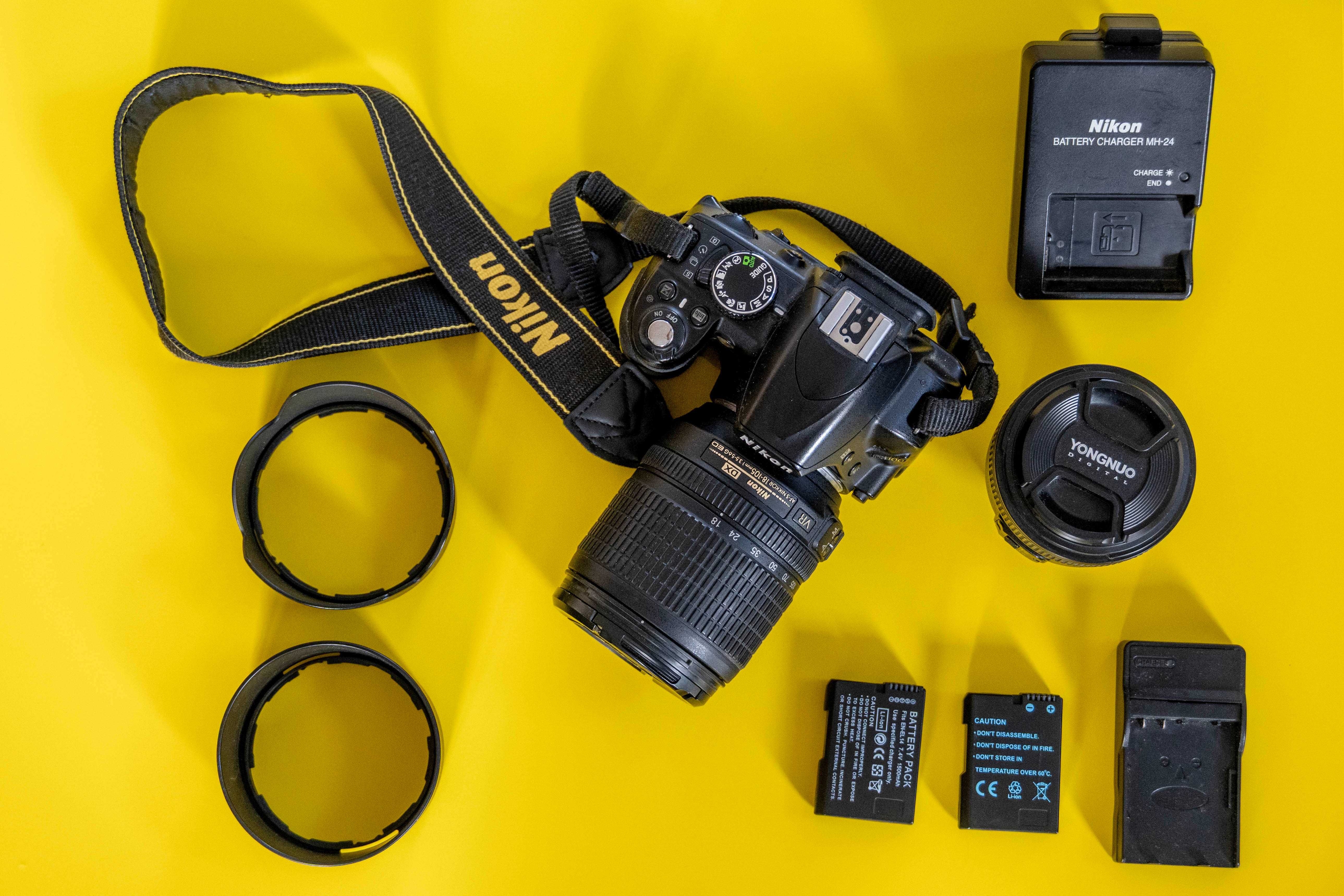 Nikon D3100 с 2 обектива