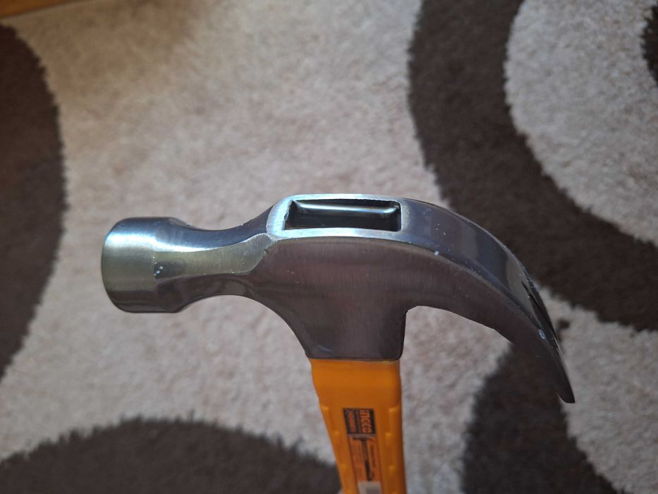 Ciocan dulgher varf despicat INGCO, 450g, produs nou