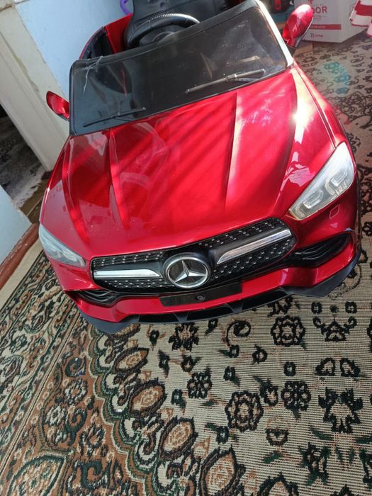 Детская электромашинка, 2 двигателя, отличное состояние