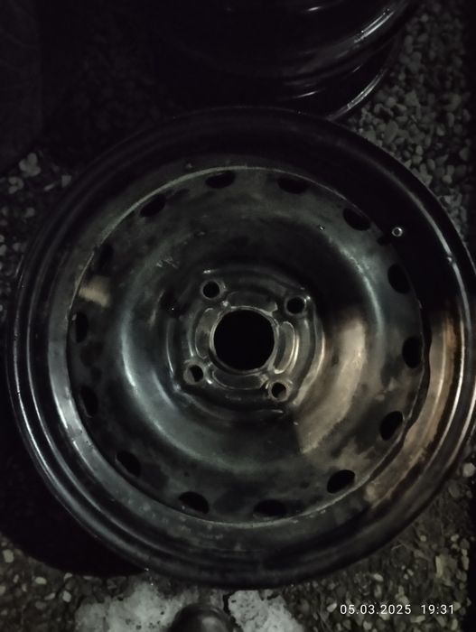 Диска 15 тешиги 4 та тешили завадской 250 минг донаси 2 колди