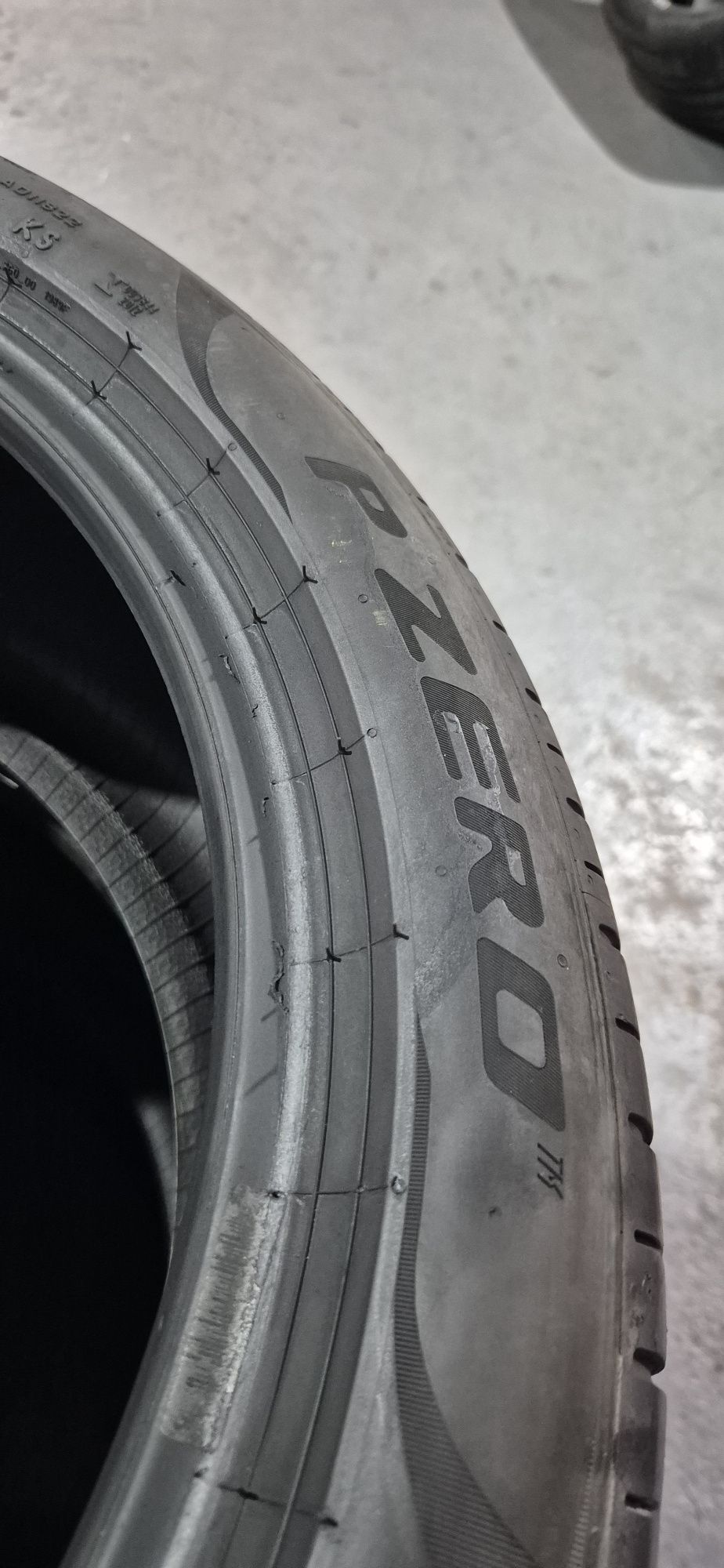 255 40 19 Pirelli 2023