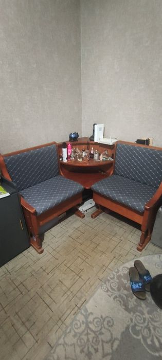 Продам уголок в прихожую