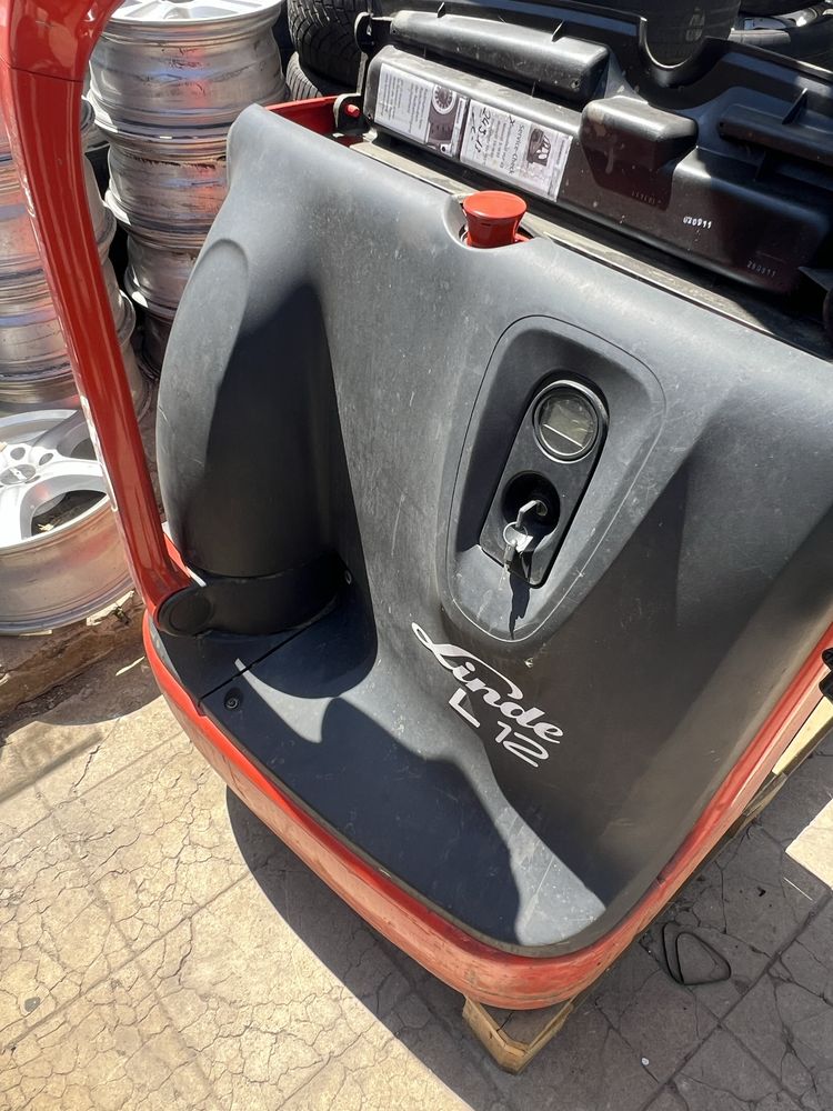 Стакер Linde L12 Палетна количка Мотокар Линде