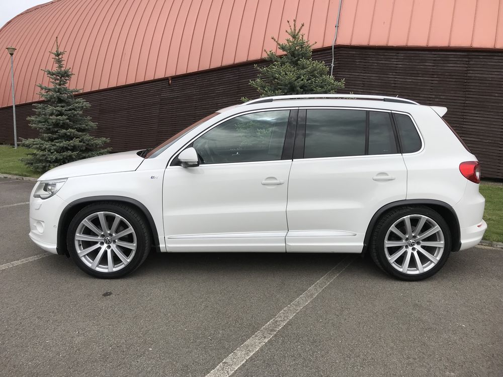 Tiguan R Line   *Pano* Cam*4x4 Euro 5