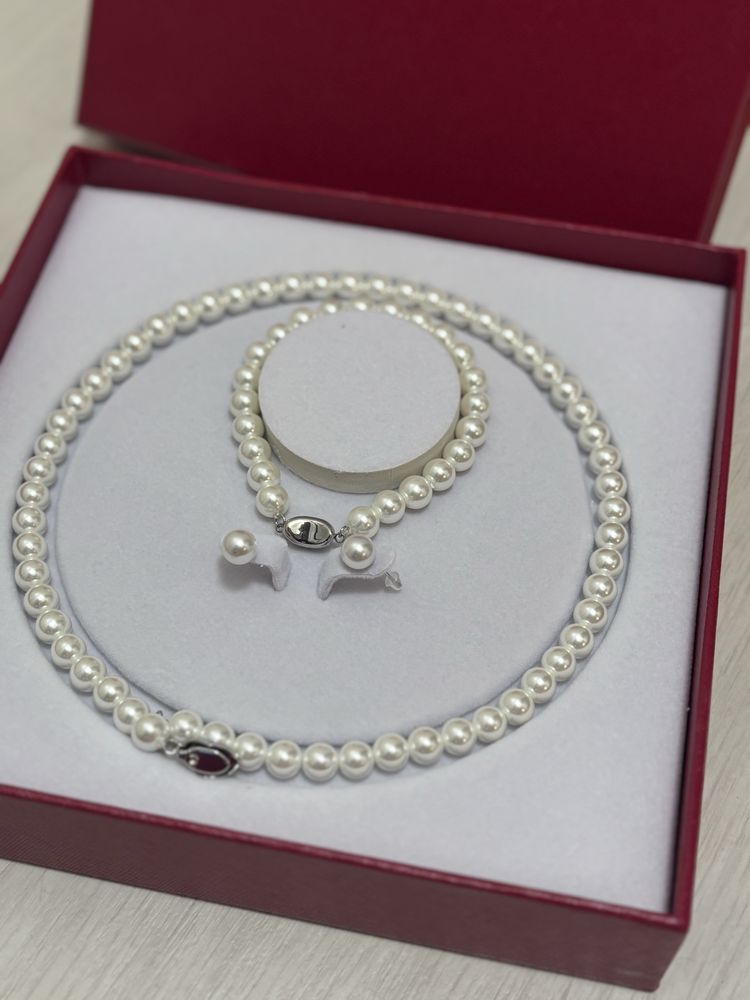 Set de perle nou, în cutie cadou – colier, brățară și cercei