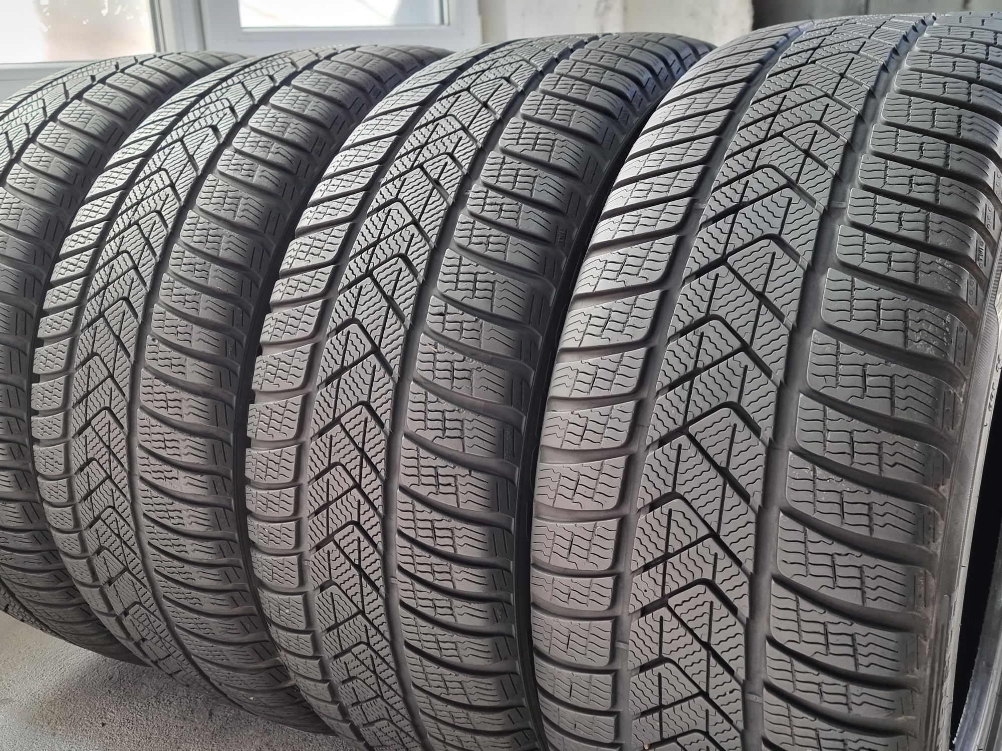 245/45/19 Pirelli 4Броя: 470лв 7мм Run on flat