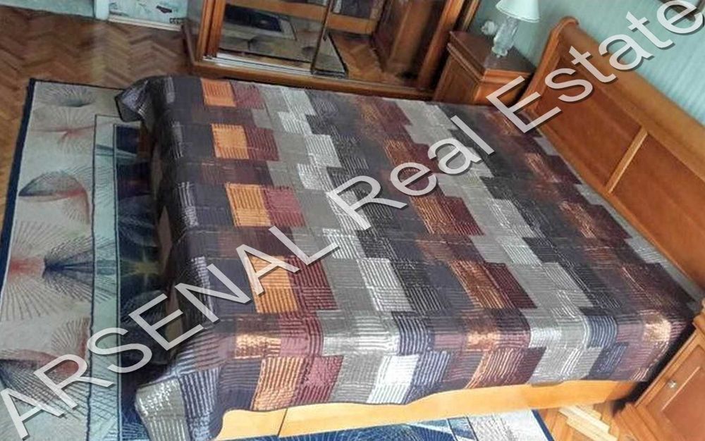 Дава се под наем Тристаен апартамент в София, Център - 101 кв.м за 750 € - Снимка #1