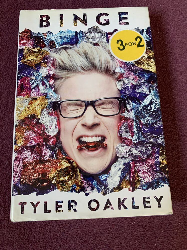 Книга на Tyler Oakley (signed)
