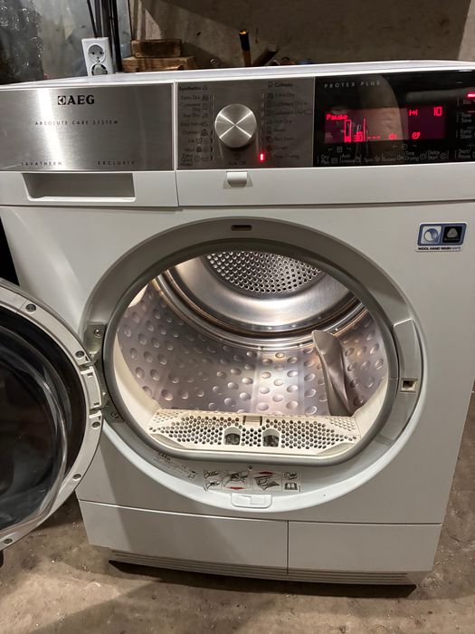 Инверторна Сушилня АЕГ