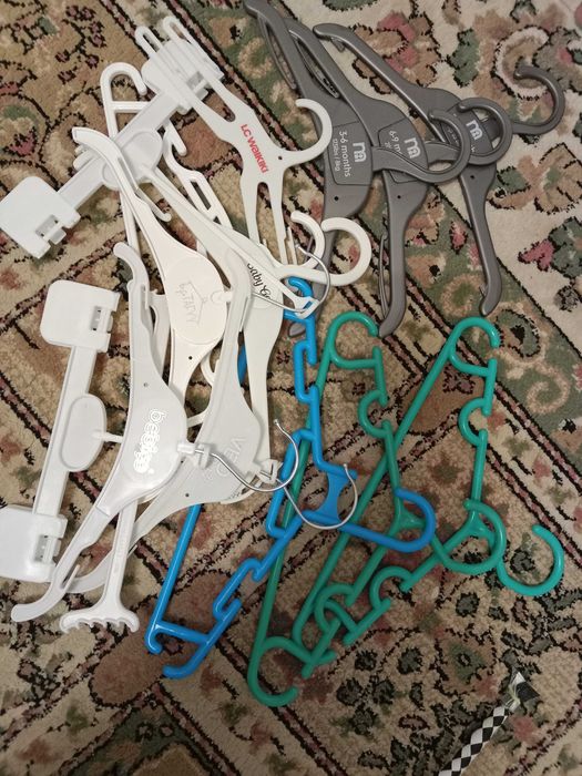 Детские вешалки.