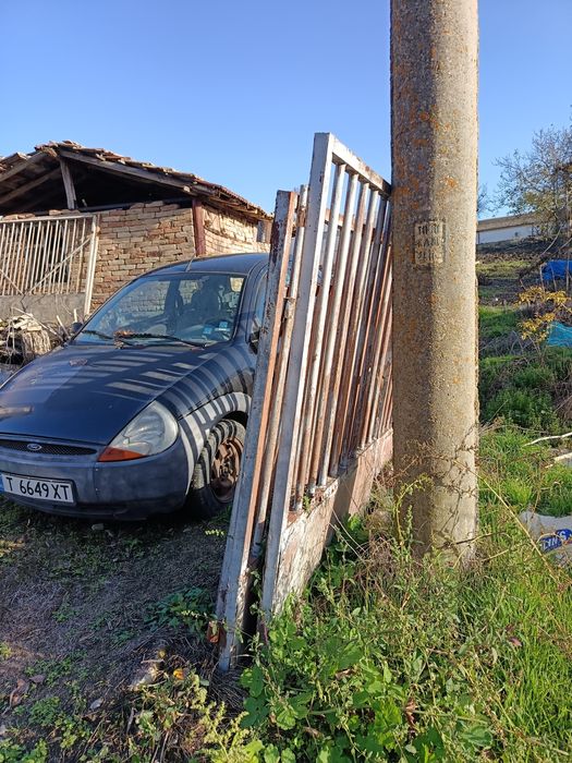 Продавам 5броя метални оградни врати