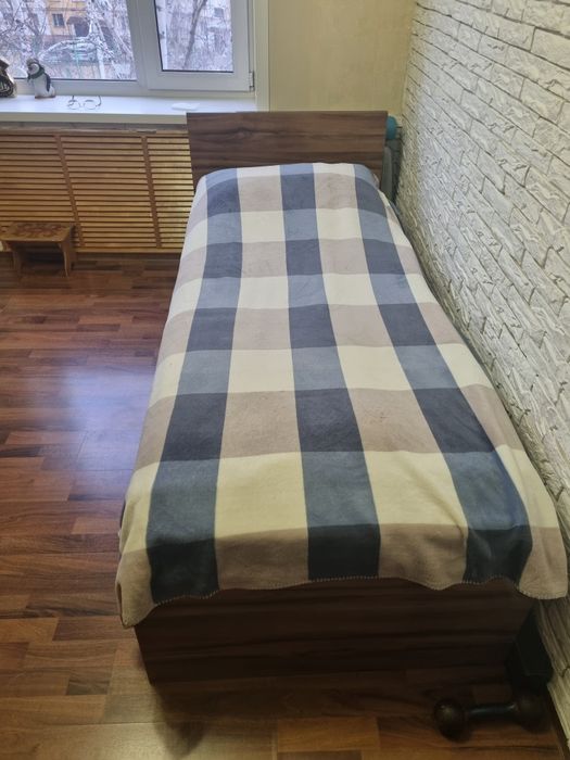 Мебель, кровать, стол