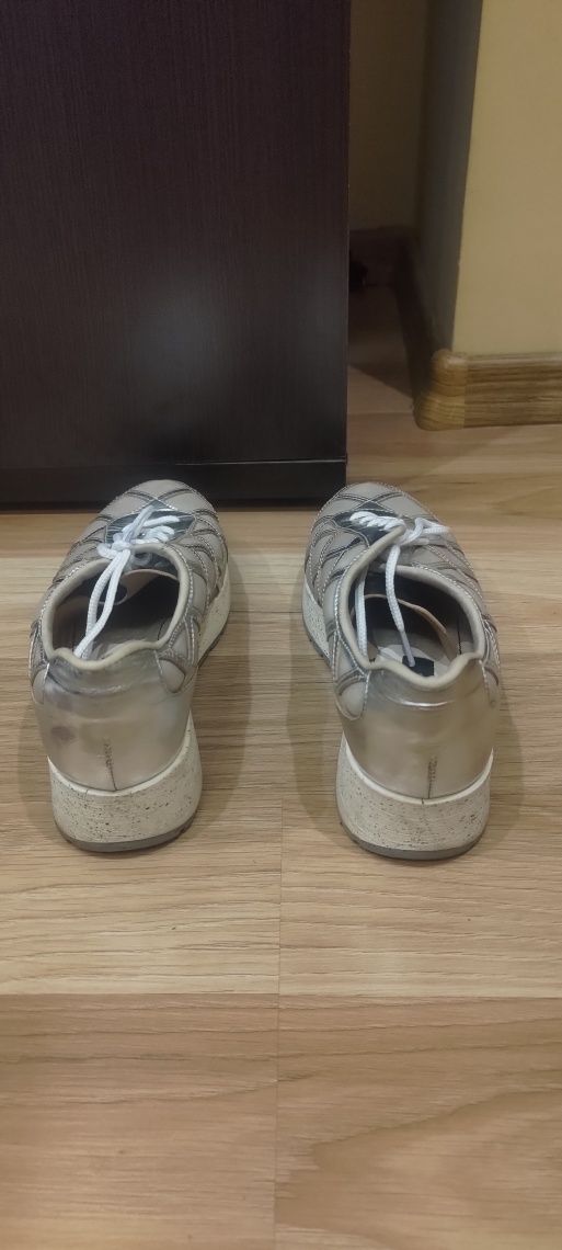 Pantofi piele Musette argintii