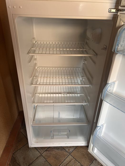 Frigider Beko cu 2 usi , 228 l , 145cm, alb