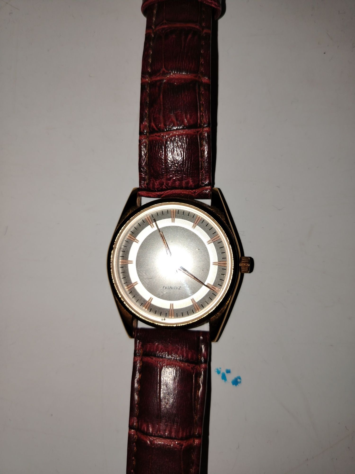 Продам часы quartz