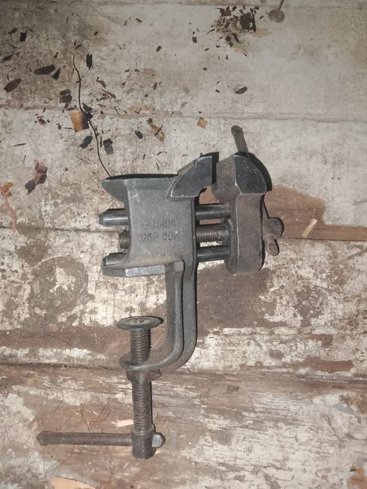 Тиски почти новый  ювелирные