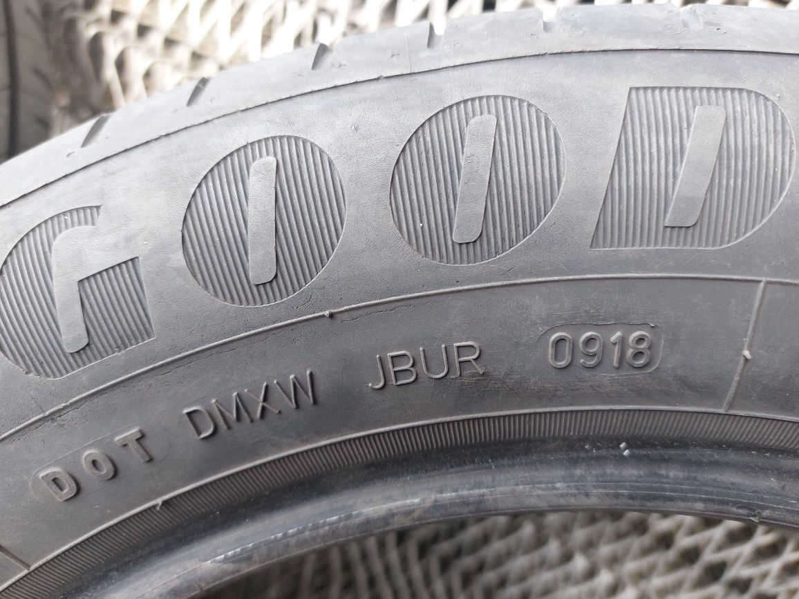 Goodyear efficient grip performance 206/60/16